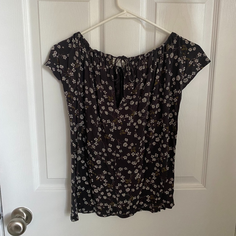 Loft Gray Floral Short-Sleeved Shirt